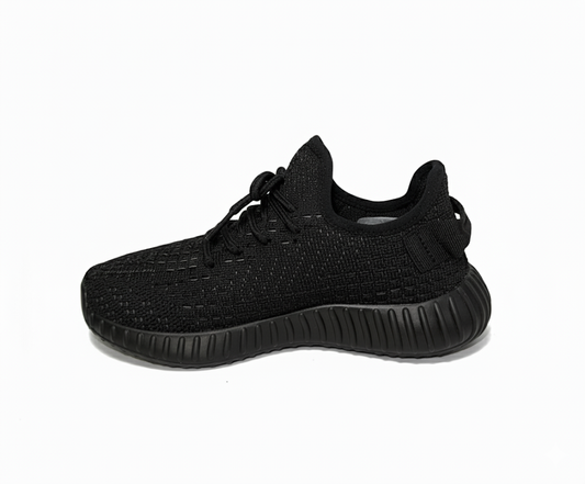 All-Black Comfort: The Essential Sneaker for Boys and Girls